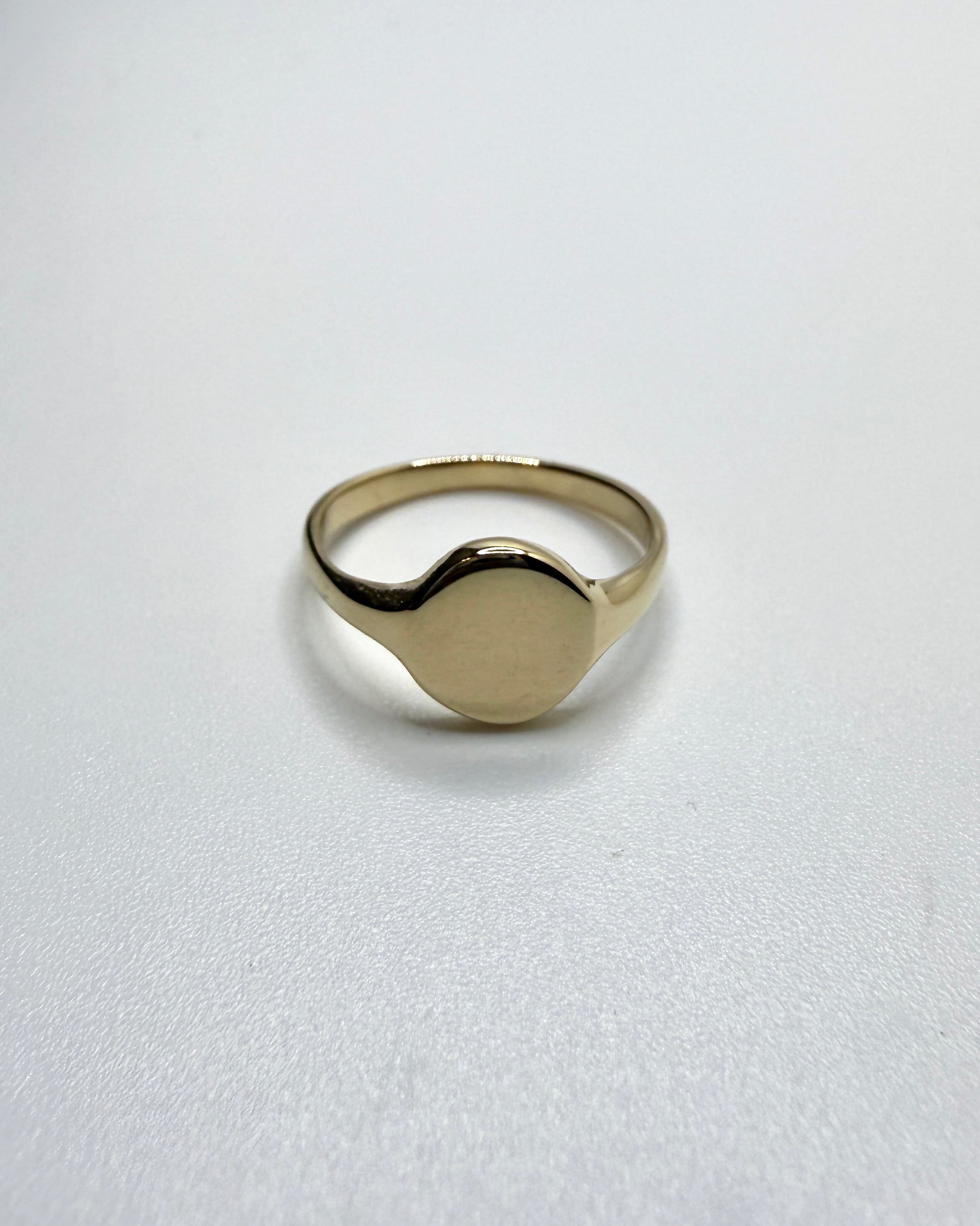 The Petite Signet (Gold)