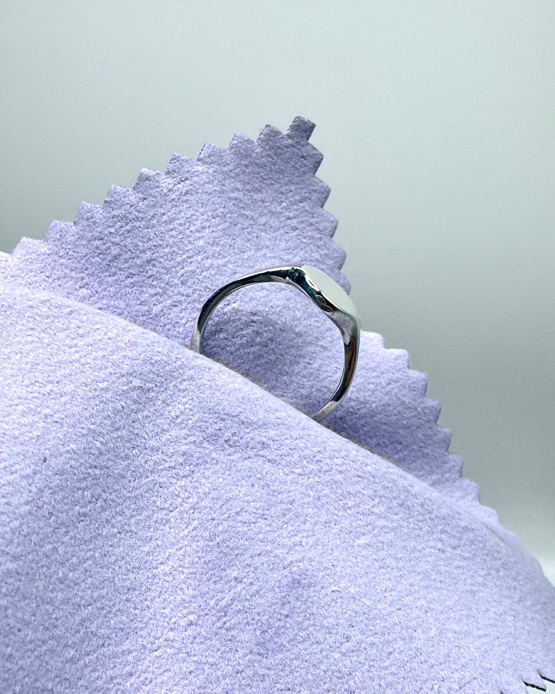 The Petite Signet (Sterling Silver)