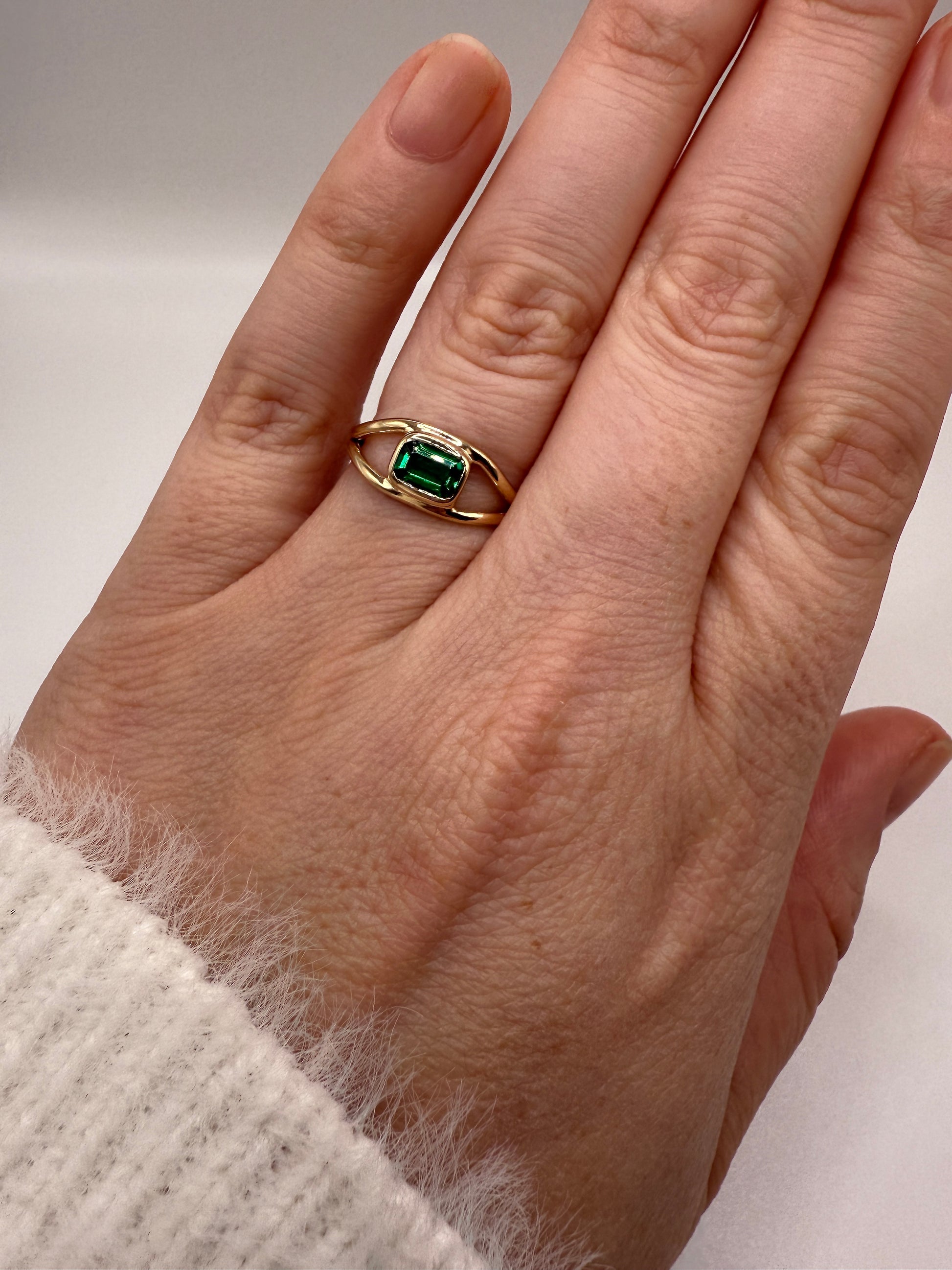 The Horizon Ring