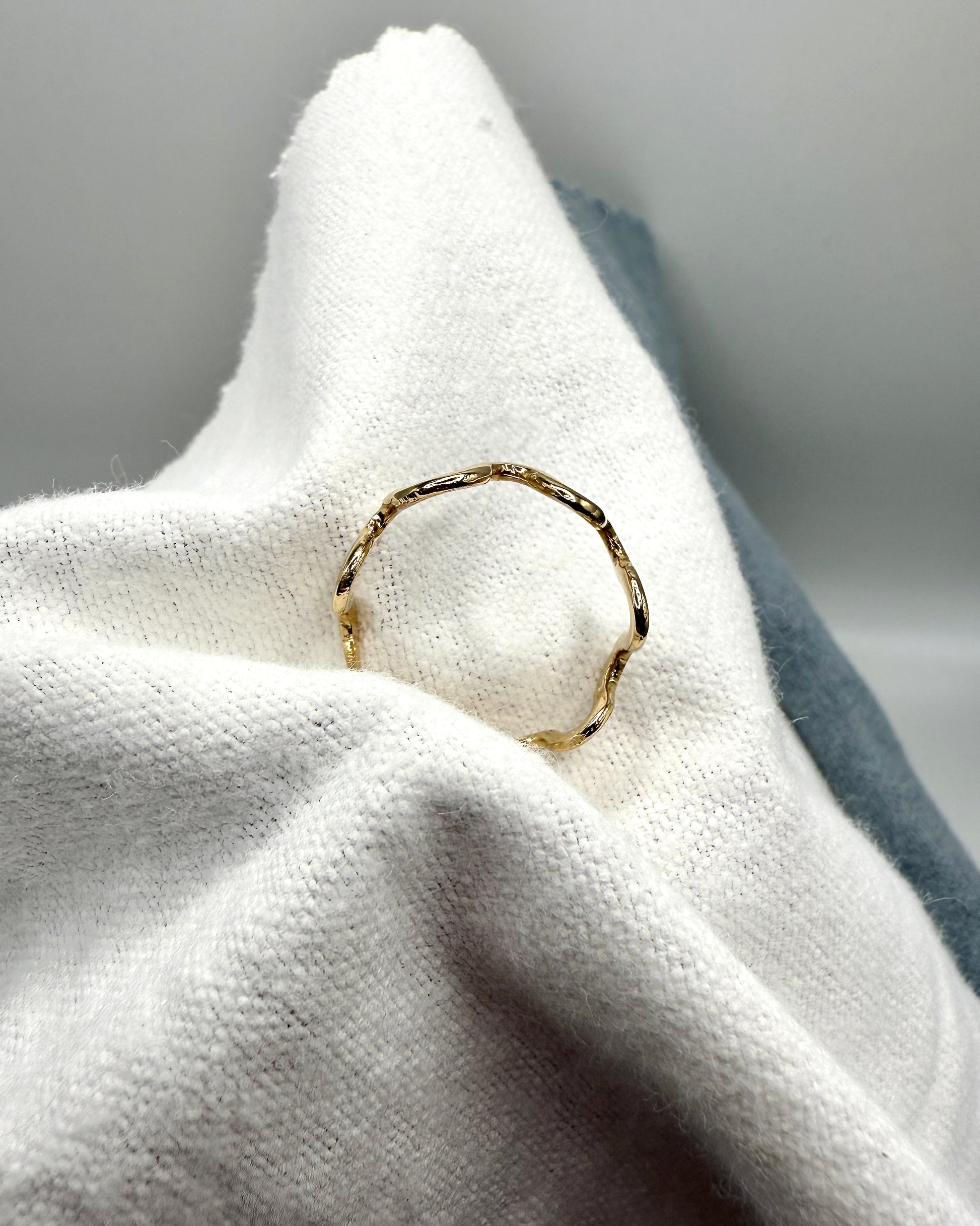 The Squiggle Ring (Gold)