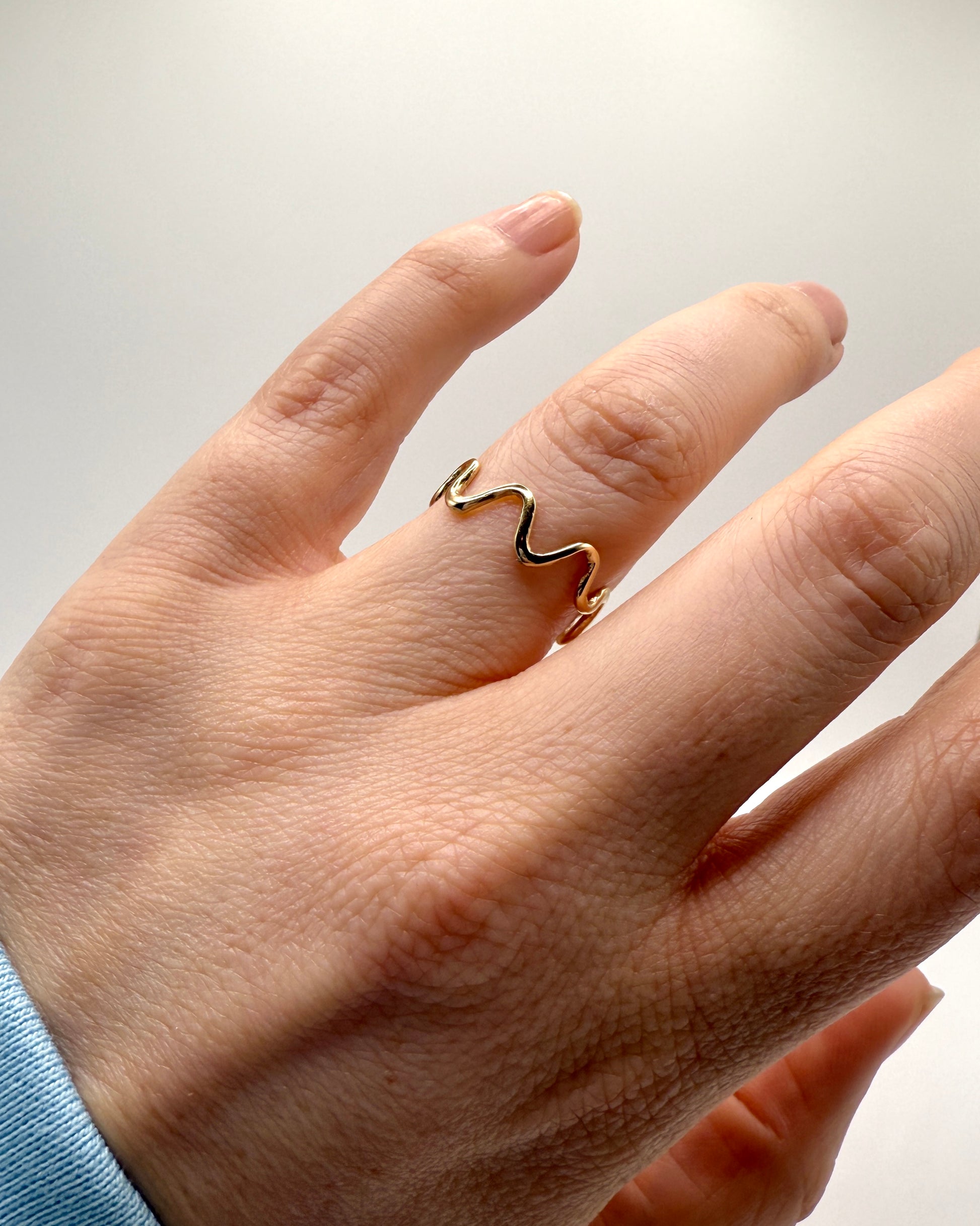The Squiggle Ring (Gold)