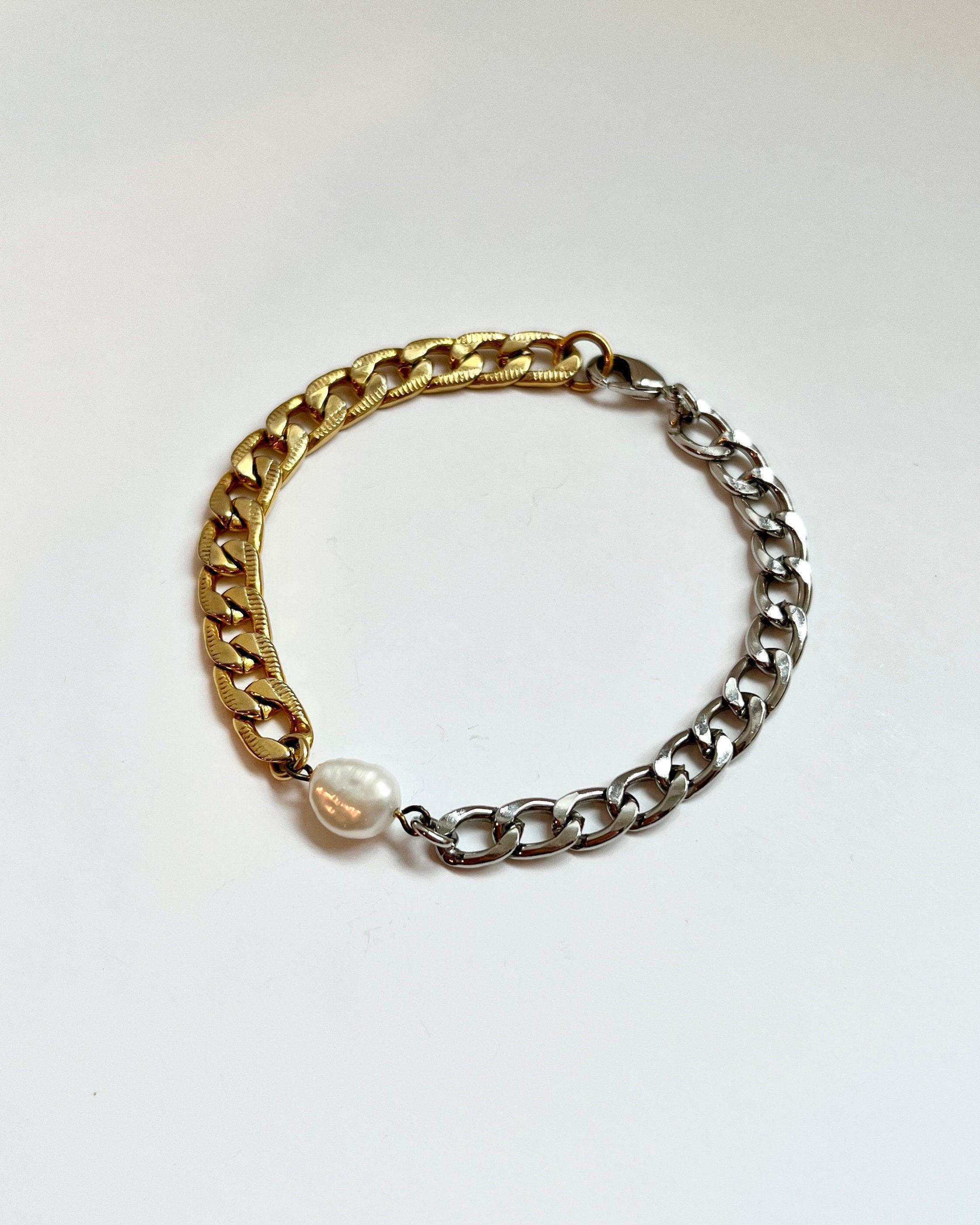 Two Tone Pearl Bracelet
