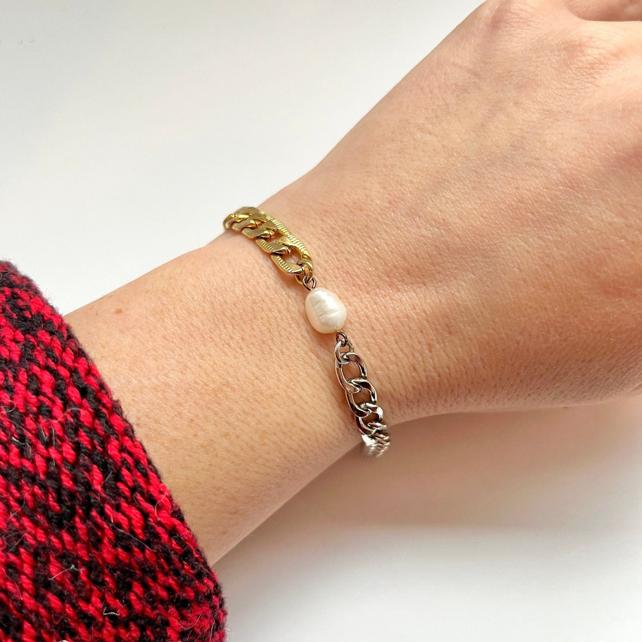 Two Tone Pearl Bracelet