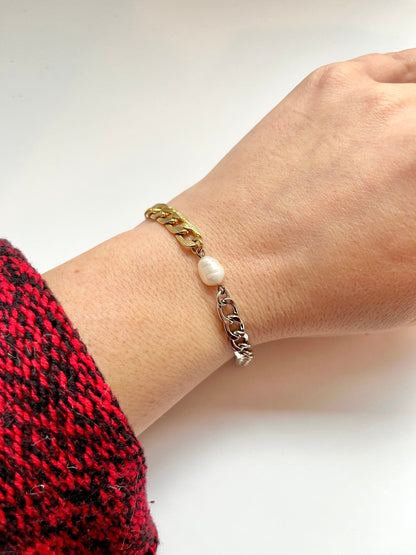 Two Tone Pearl Bracelet